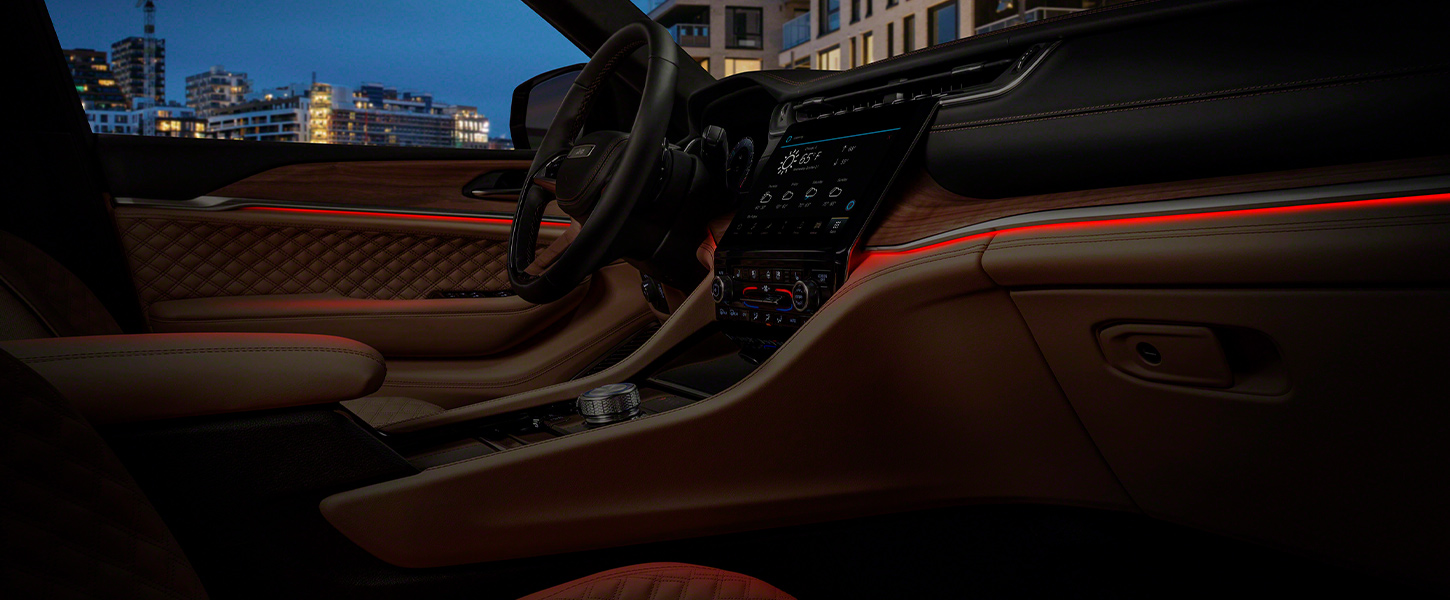 Grand-Cherokee-L-Interior