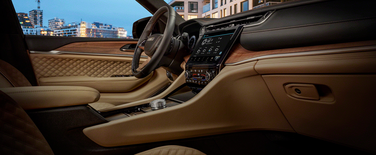 Grand-Cherokee-L-Interior